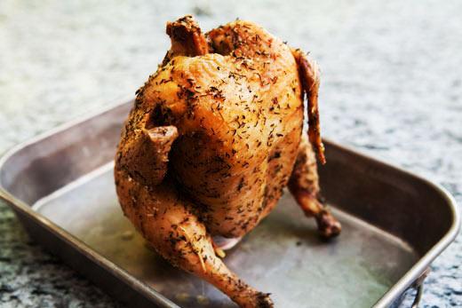كيف لطهي الدجاج لذيذ في الفرن؟ خياران